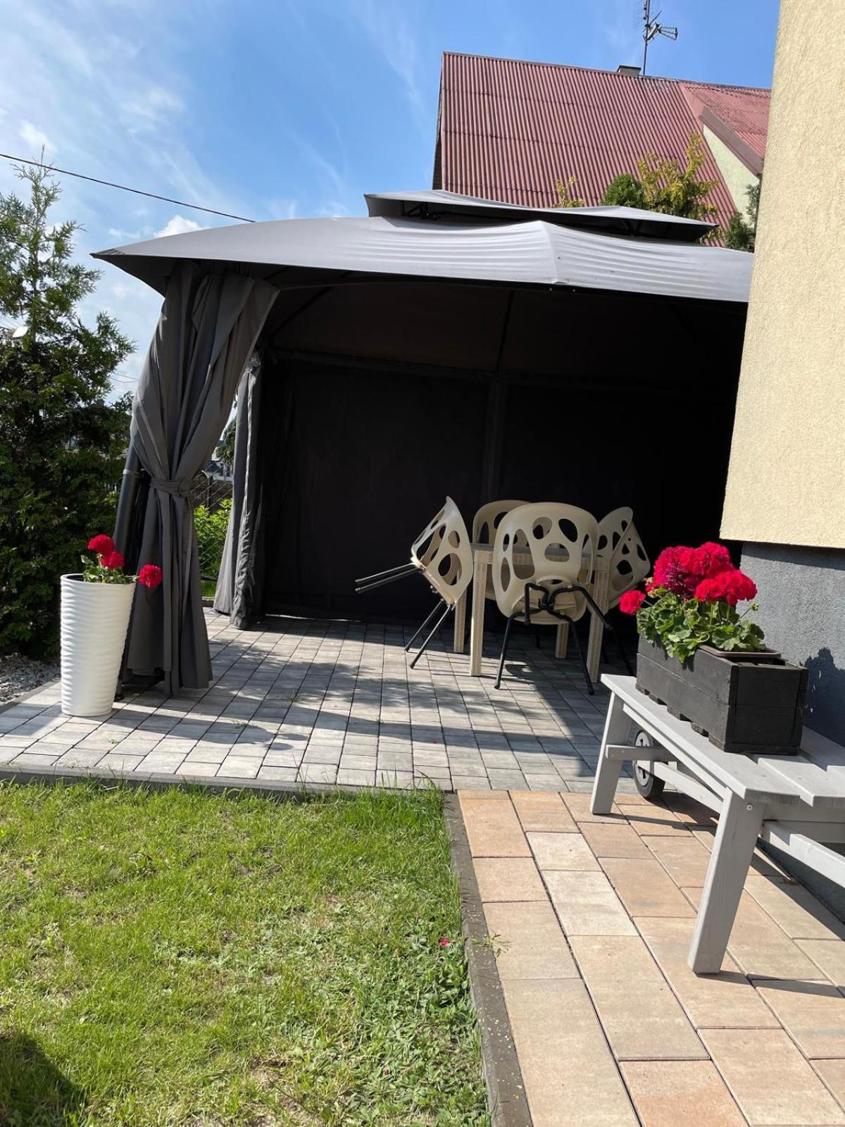 Mieszkanie Na Osiedlu Siedemsetlecia Uniejow Exterior photo